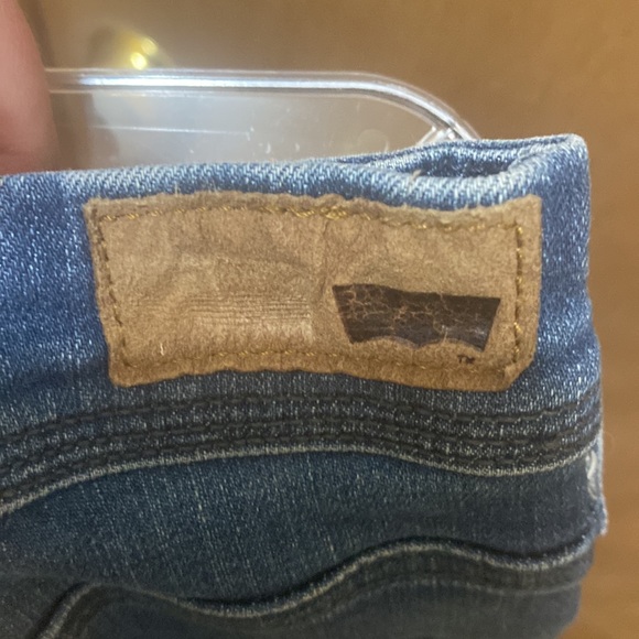 Levi’s mini skirt with cute detailing - Picture 5 of 7